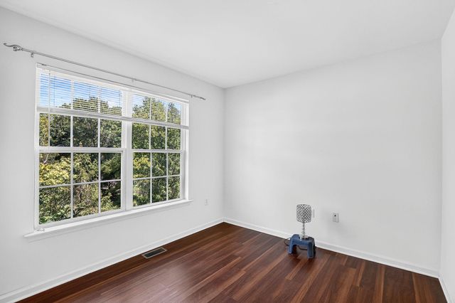 153 VALMORE CT, Pennington, NJ 08534