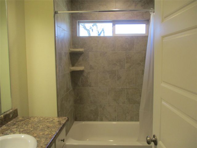 1718 NW Dallas Street, Grand Prairie, TX 75050