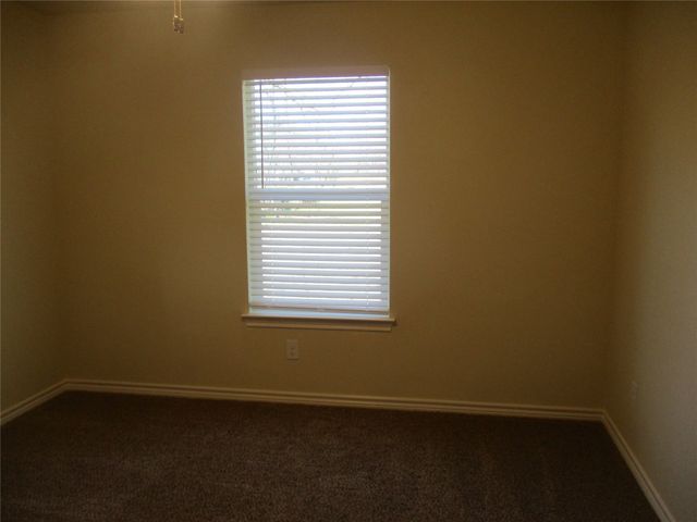 1718 NW Dallas Street, Grand Prairie, TX 75050