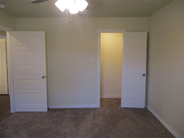 1718 NW Dallas Street, Grand Prairie, TX 75050