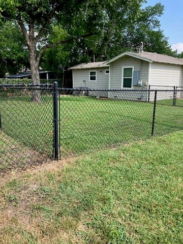 1718 NW Dallas Street, Grand Prairie, TX 75050