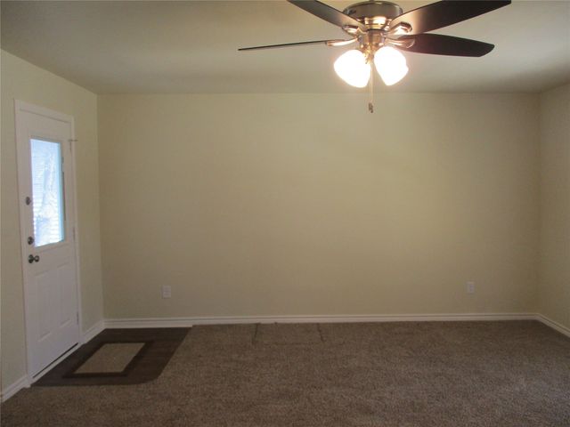 1718 NW Dallas Street, Grand Prairie, TX 75050