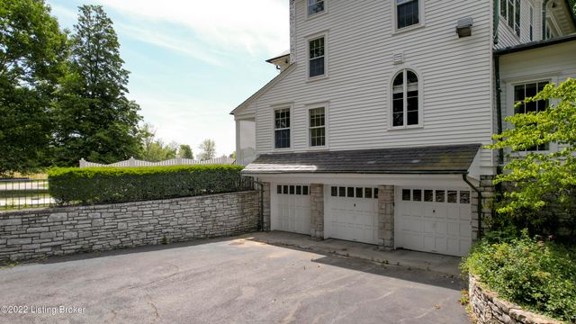 8234 Sutherland farm Rd, Prospect, KY 40059