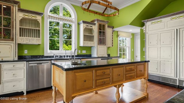 8234 Sutherland farm Rd, Prospect, KY 40059