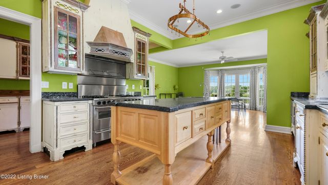 8234 Sutherland farm Rd, Prospect, KY 40059