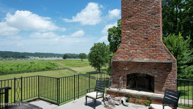 8234 Sutherland farm Rd, Prospect, KY 40059