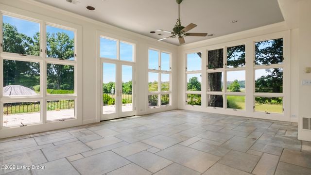 8234 Sutherland farm Rd, Prospect, KY 40059