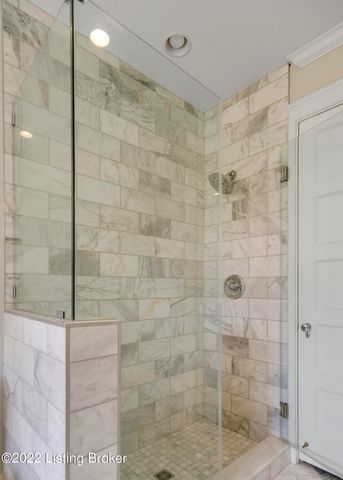 8234 Sutherland farm Rd, Prospect, KY 40059