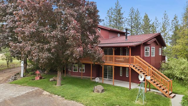 13804 N Christensen Rd, Nine Mile Falls, WA 99026