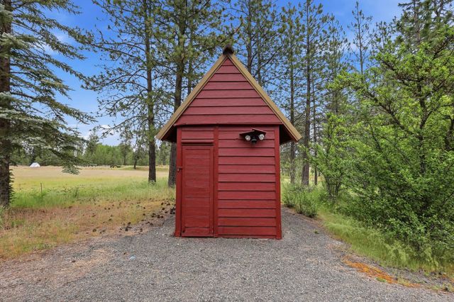 13804 N Christensen Rd, Nine Mile Falls, WA 99026