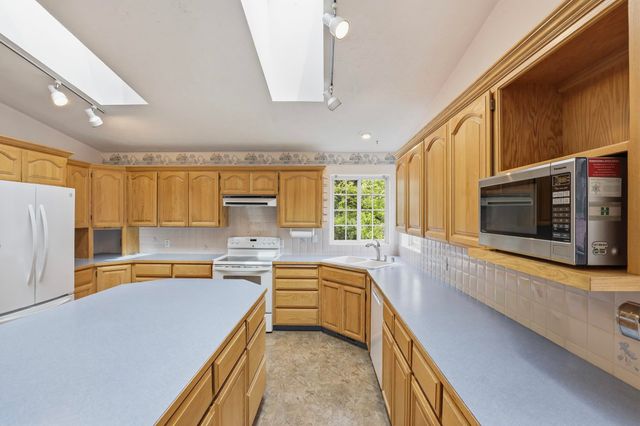 13804 N Christensen Rd, Nine Mile Falls, WA 99026