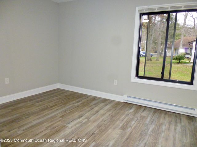 127A Amberly Drive, Manalapan, NJ 07726