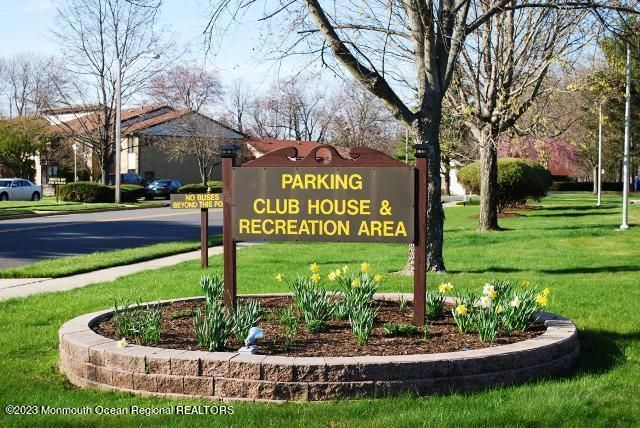 127A Amberly Drive, Manalapan, NJ 07726