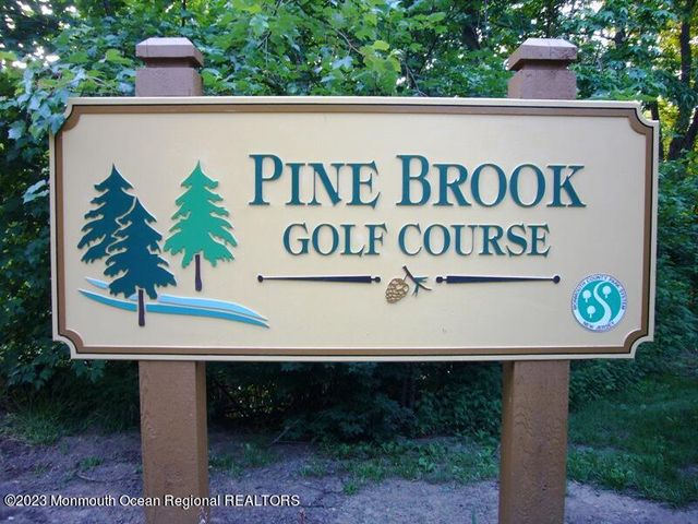 127A Amberly Drive, Manalapan, NJ 07726