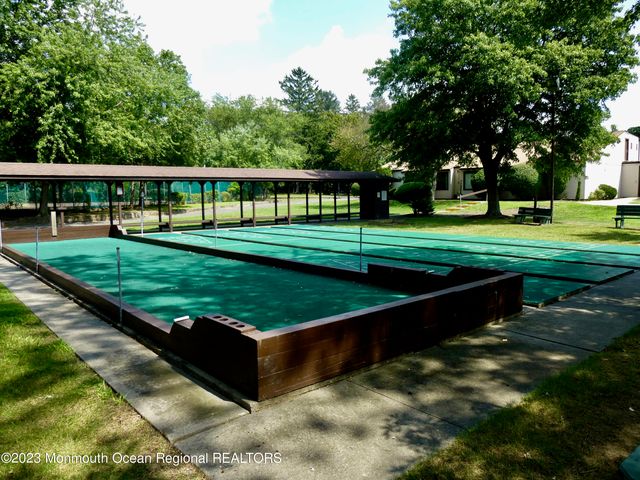 127A Amberly Drive, Manalapan, NJ 07726