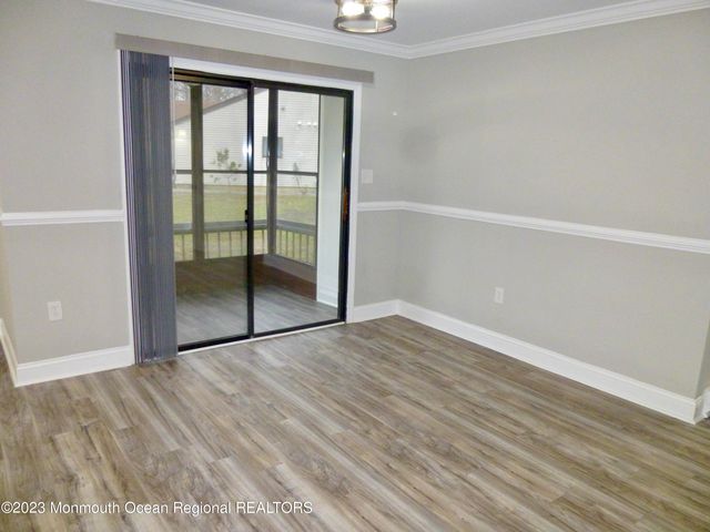 127A Amberly Drive, Manalapan, NJ 07726