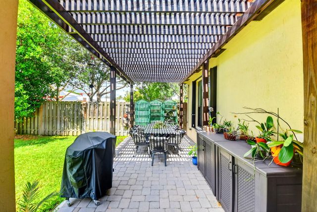 9062 Gulf Cove Drive, Wellington, FL 33467