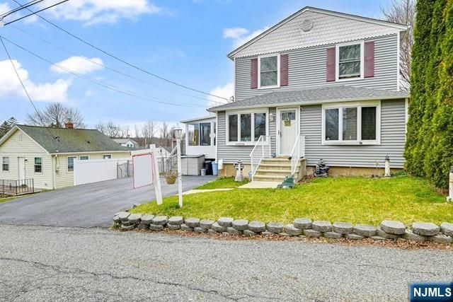 22 Glenridge Road, West Milford, NJ 07421