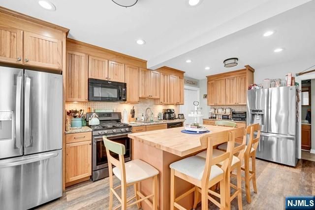 22 Glenridge Road, West Milford, NJ 07421
