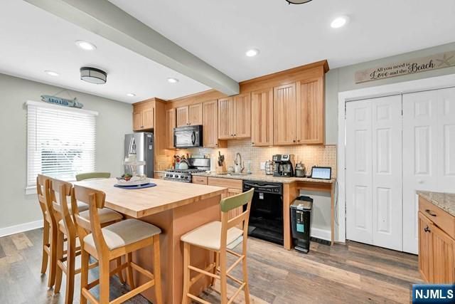 22 Glenridge Road, West Milford, NJ 07421