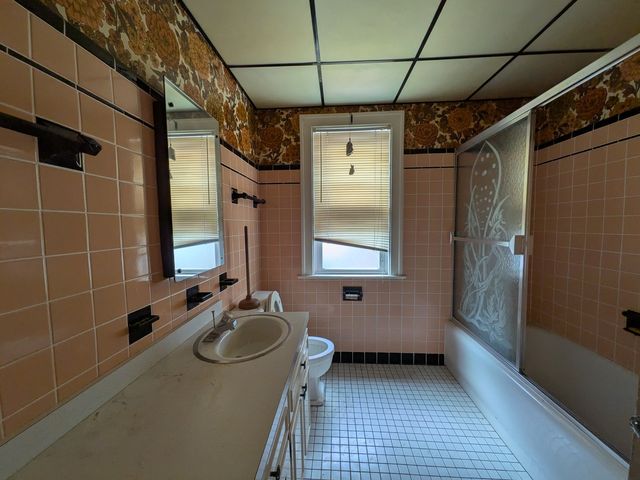 1233 S 59th Avenue, Cicero, IL 60804
