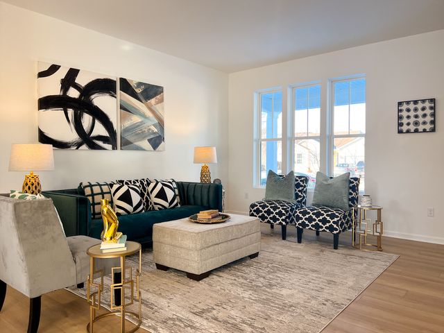 94 W Crabapple Avenue, Cortland, IL 60112