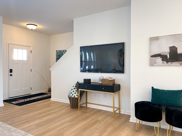 94 W Crabapple Avenue, Cortland, IL 60112