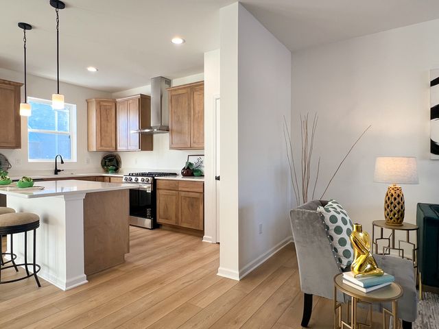 94 W Crabapple Avenue, Cortland, IL 60112