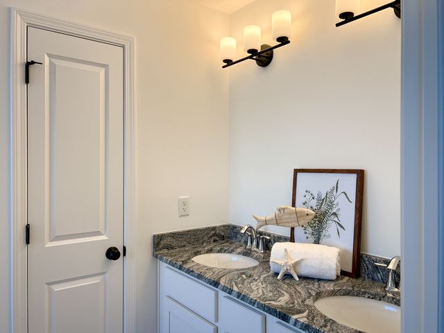 94 W Crabapple Avenue, Cortland, IL 60112