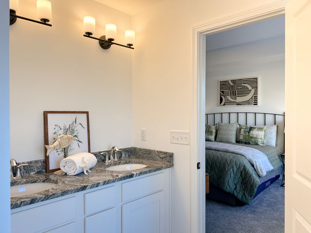 94 W Crabapple Avenue, Cortland, IL 60112