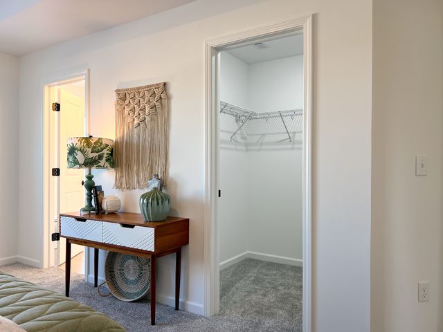 94 W Crabapple Avenue, Cortland, IL 60112