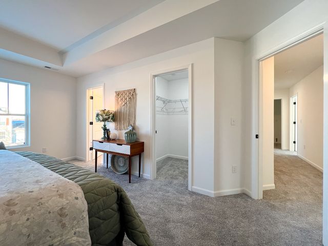 94 W Crabapple Avenue, Cortland, IL 60112