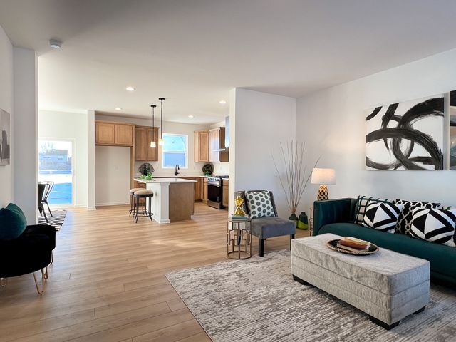 94 W Crabapple Avenue, Cortland, IL 60112