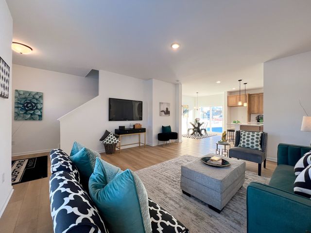 94 W Crabapple Avenue, Cortland, IL 60112