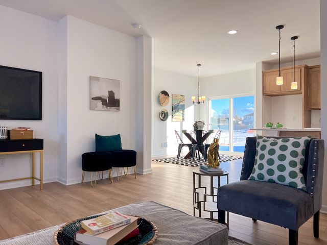 94 W Crabapple Avenue, Cortland, IL 60112