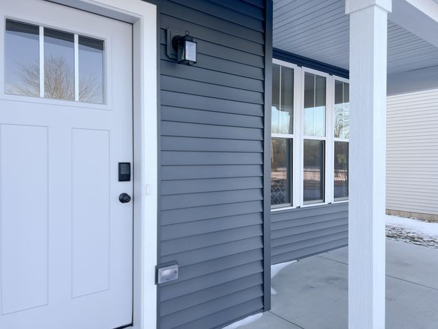 94 W Crabapple Avenue, Cortland, IL 60112