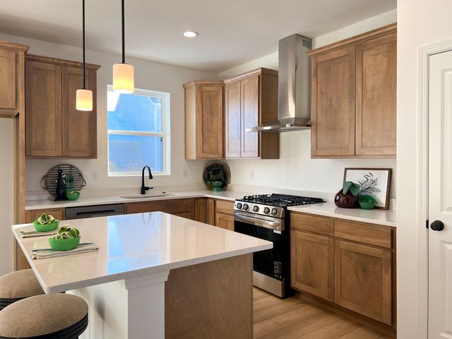 94 W Crabapple Avenue, Cortland, IL 60112