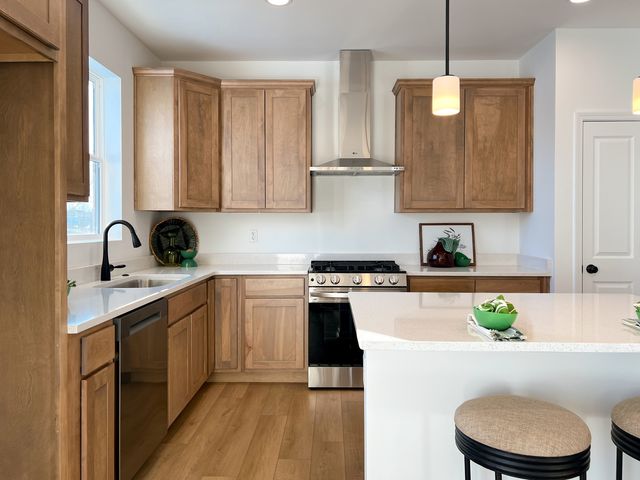 94 W Crabapple Avenue, Cortland, IL 60112