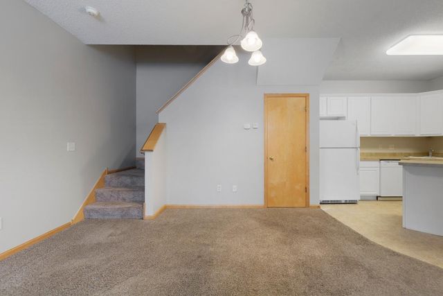 1556 Independence Drive 202, Northfield, MN 55057