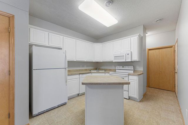 1556 Independence Drive 202, Northfield, MN 55057