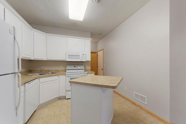 1556 Independence Drive 202, Northfield, MN 55057