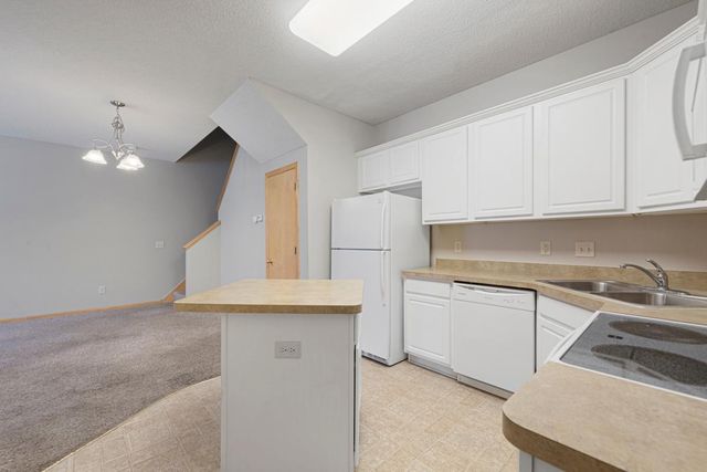 1556 Independence Drive 202, Northfield, MN 55057