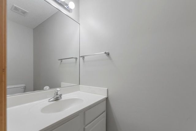 1556 Independence Drive 202, Northfield, MN 55057