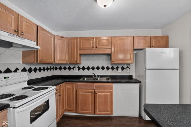 8737 Montery Court, Indianapolis, IN 46226
