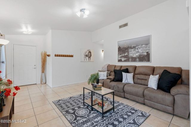 2671 E Paseo La Tierra Buena, Tucson, AZ 85706