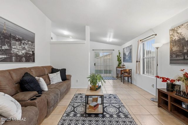 2671 E Paseo La Tierra Buena, Tucson, AZ 85706