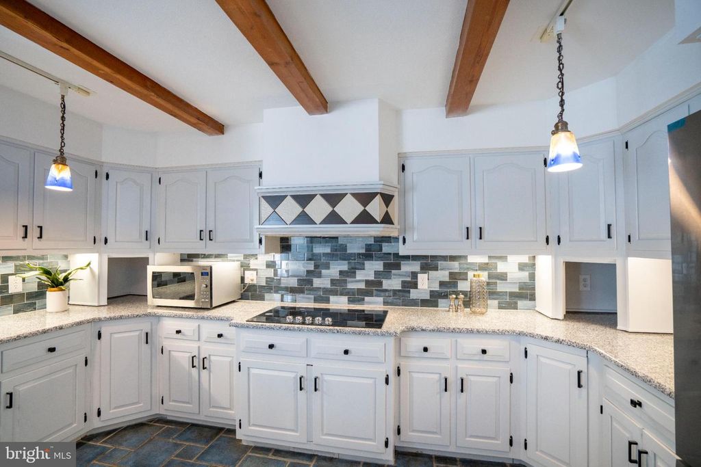 Image 24 of property listing at 1307 DEERFIELD DR, State College, PA 16803