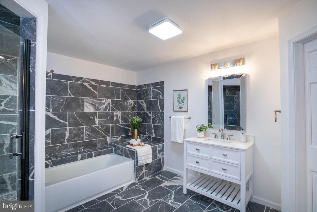 Image 31 of property listing at 1307 DEERFIELD DR, State College, PA 16803