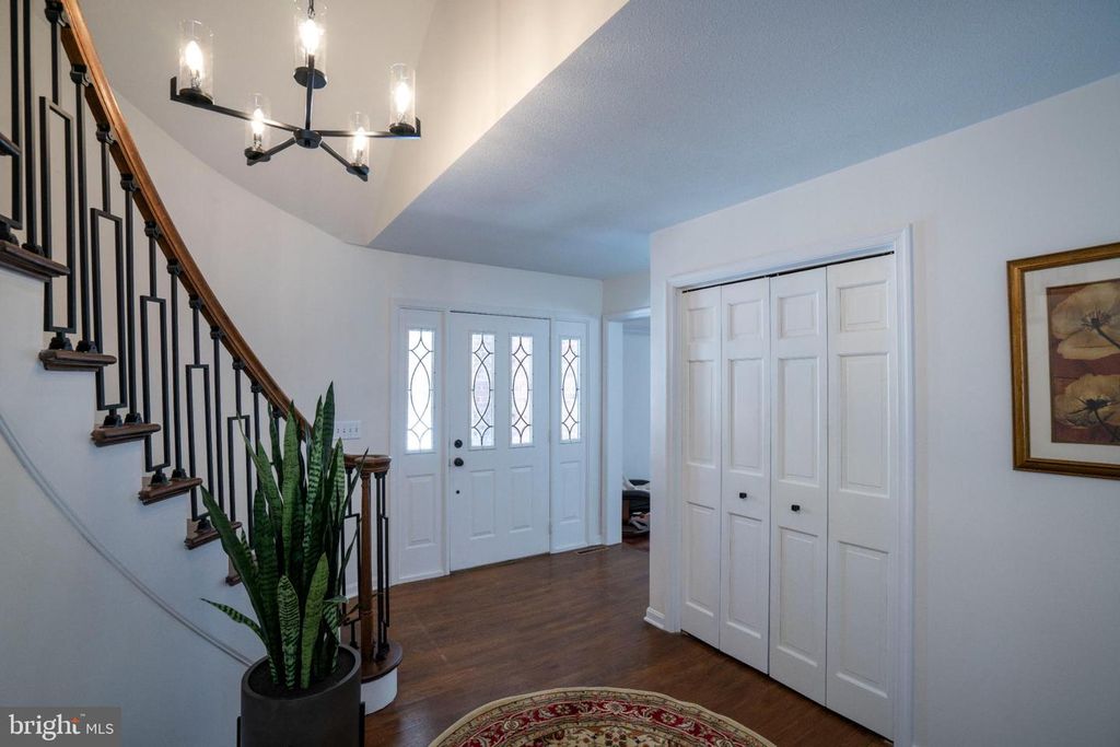 Image 5 of property listing at 1307 DEERFIELD DR, State College, PA 16803