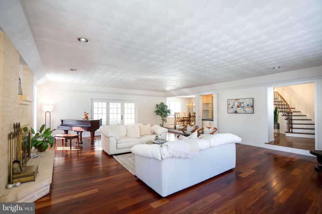 Image 7 of property listing at 1307 DEERFIELD DR, State College, PA 16803